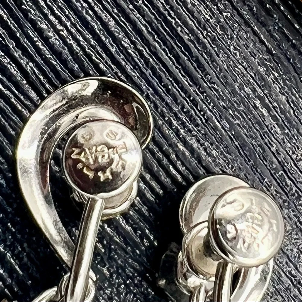 Vintage rhinestone clip on earrings clear baguette rhinestone dangles silver